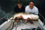 Andrea e Roberto con una cattura da 40 kg fatta sul Sesia.